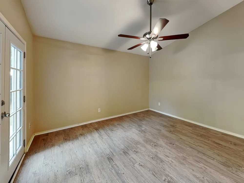 1325 Lillian Ave #NA - Photo 4 of 4