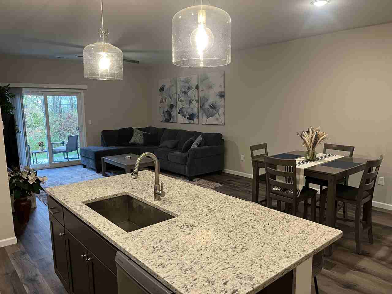 2086 Community Ln #1C - Photo 4 of 9