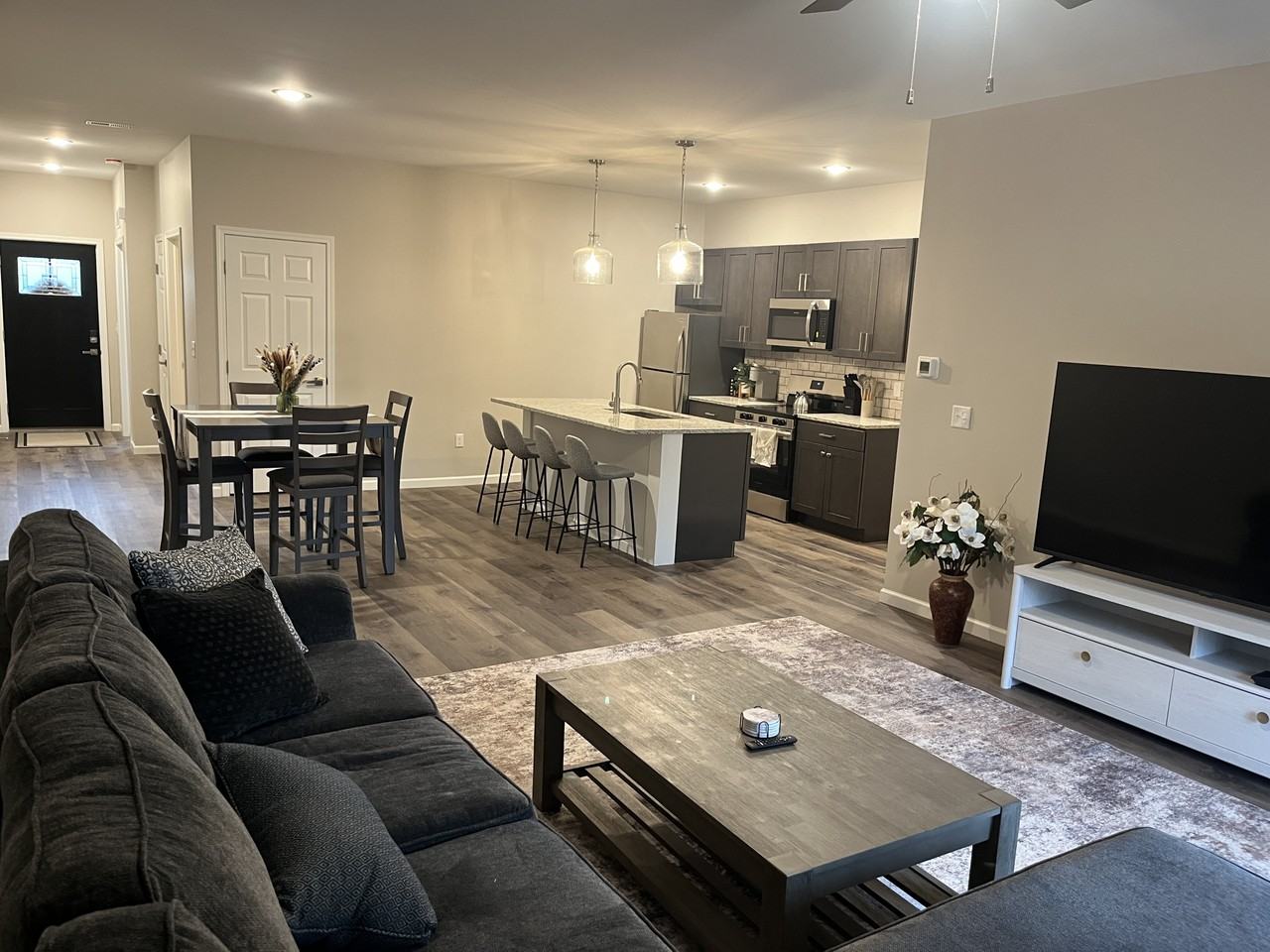 2086 Community Ln #1C - Photo 5 of 9