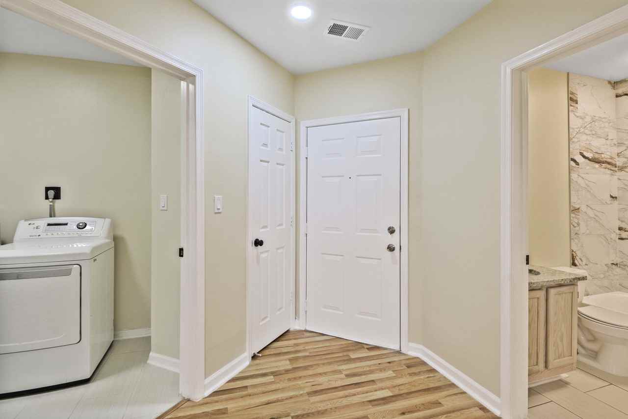 304 Gatehouse Ln #A - Photo 6 of 20