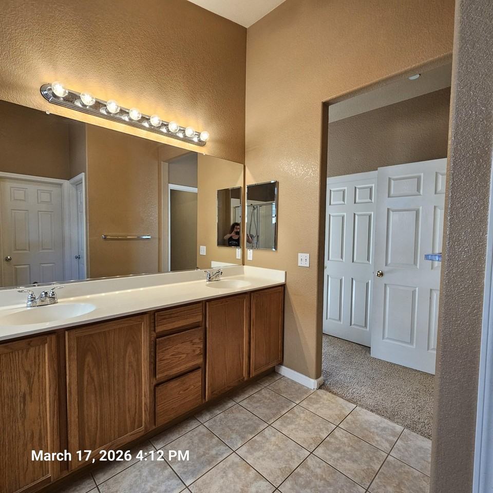 916 Sawyer Way #NA - Photo 6 of 11