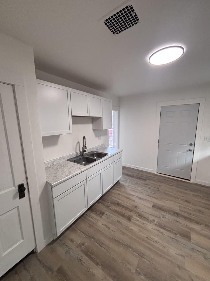 1026 Garfield Ave #1026 - Photo 6 of 14