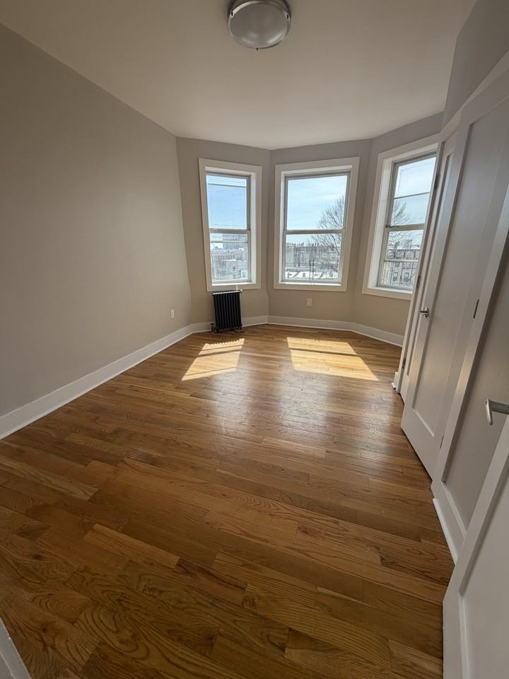 6000 Monroe Pl #14 - Photo 5 of 15