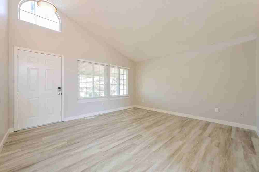 9474 Cobblecrest Dr #NA - Photo 3 of 8