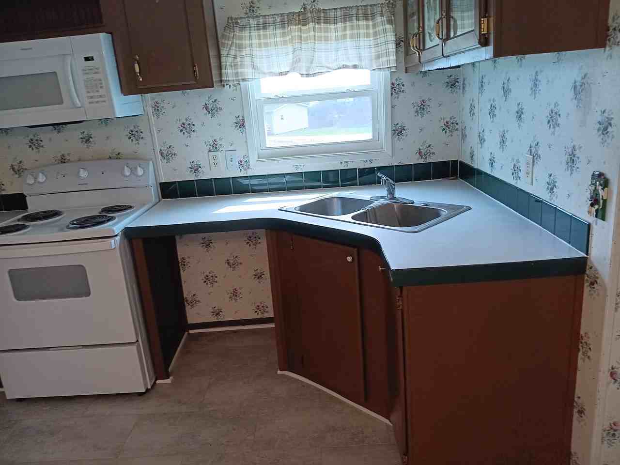 918 Martin Dr #NA - Photo 5 of 16