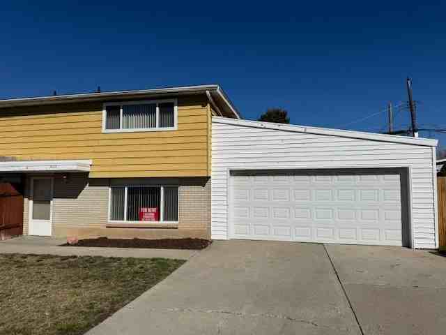 1437 E Hickory Ln - Photo 2 of 7