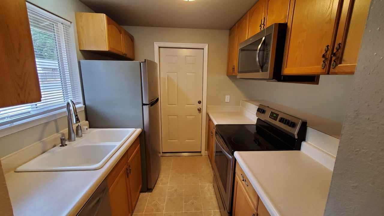 12008 108th Avenue Ct E - Photo 6 of 19