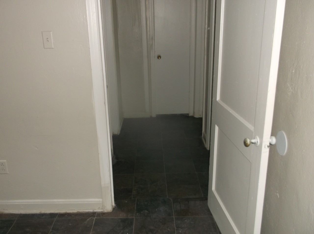 1439 Semmes St - Photo 4 of 9