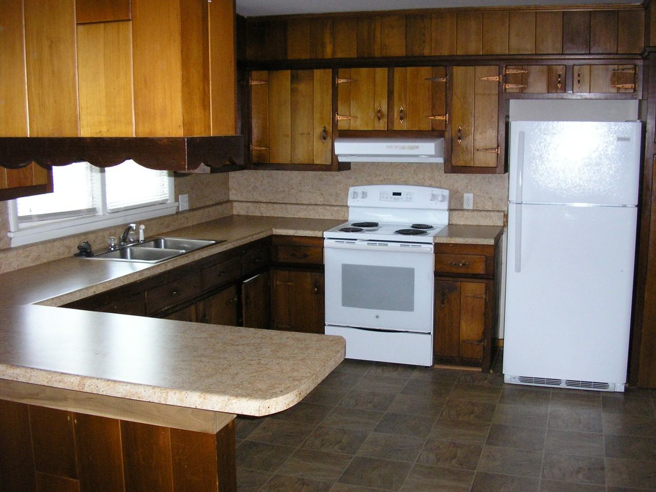 1415 Woodhurst St - Photo 5 of 16