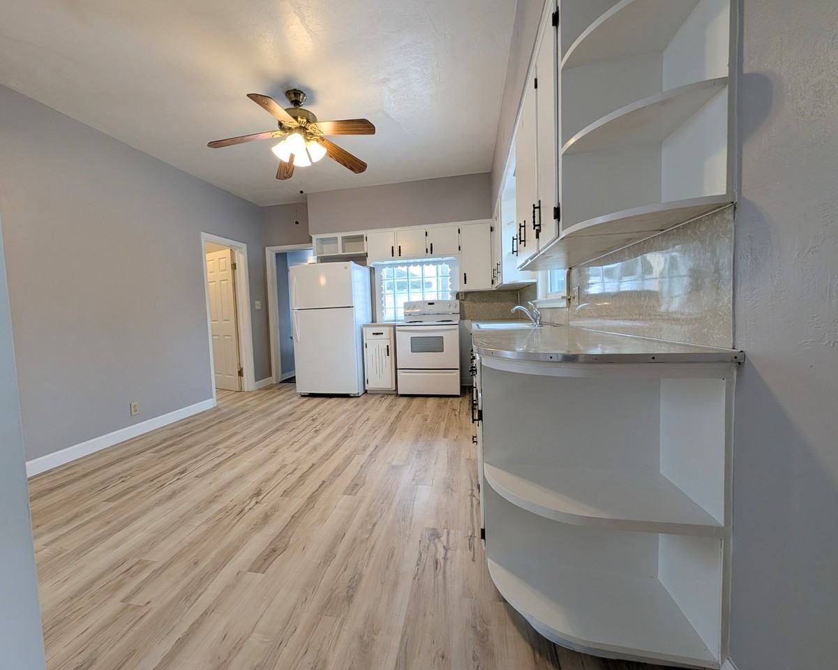 306 N State St #1 - Photo 4 of 16