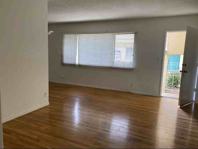 1507 Federal Ave #8 - Photo 4 of 6