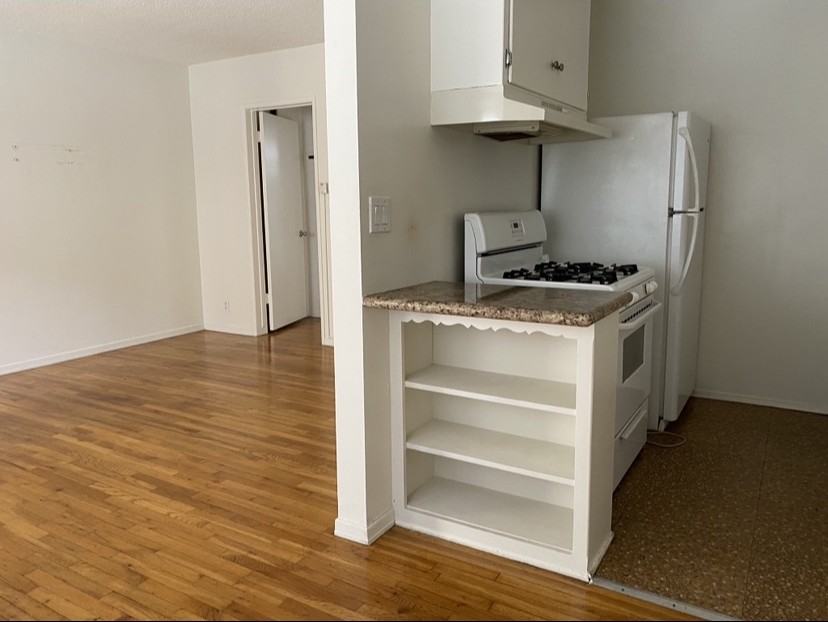 1507 Federal Ave #8 - Photo 5 of 6