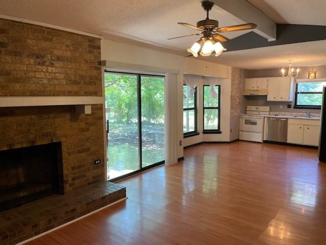 2620 Hidden Valley Dr - Photo 2 of 4