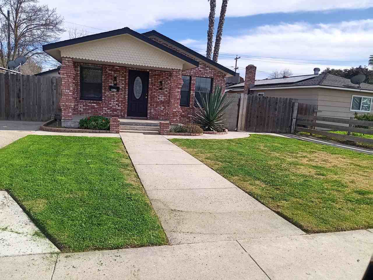 817 Lake Ave - Photo 7 of 37