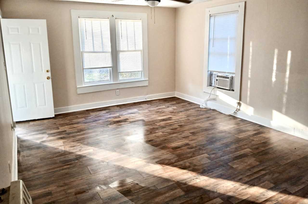 249 Byrnes Cir - Photo 3 of 9