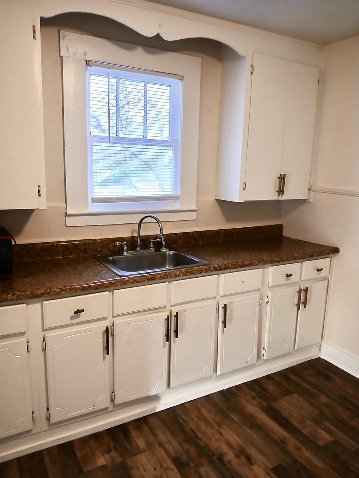 249 Byrnes Cir - Photo 4 of 9