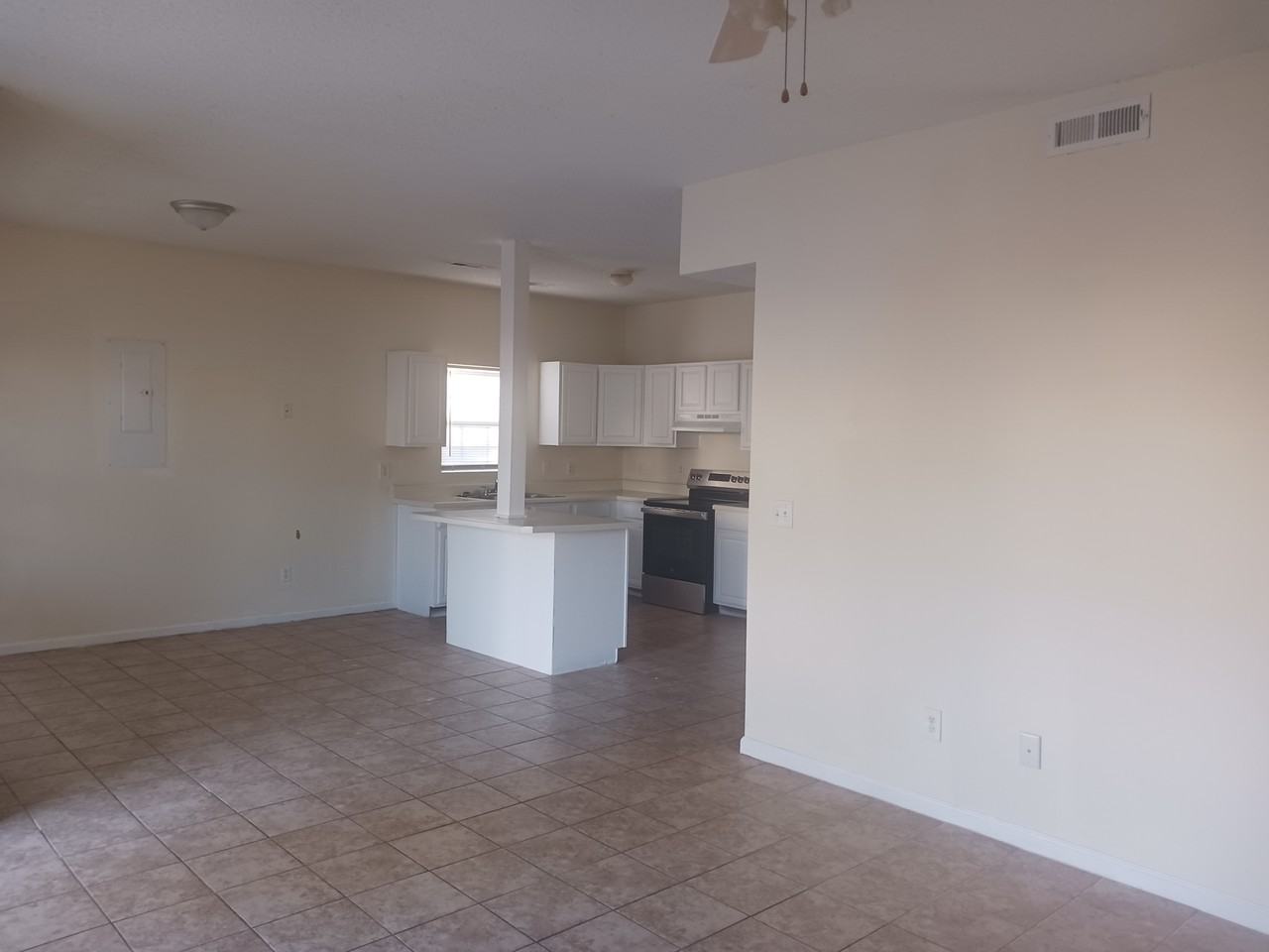 305 Speed St #A - Photo 3 of 7