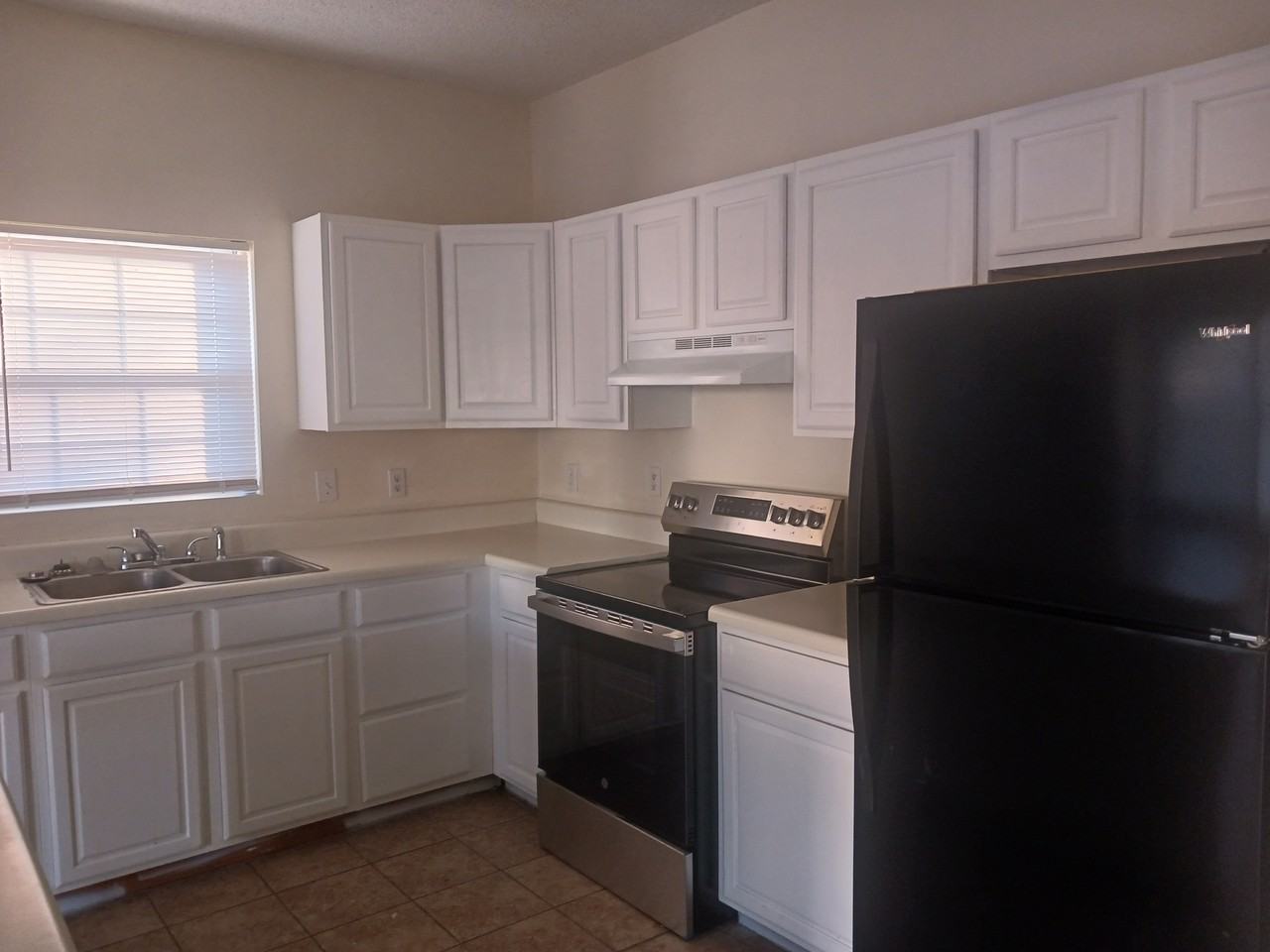 305 Speed St #A - Photo 5 of 7