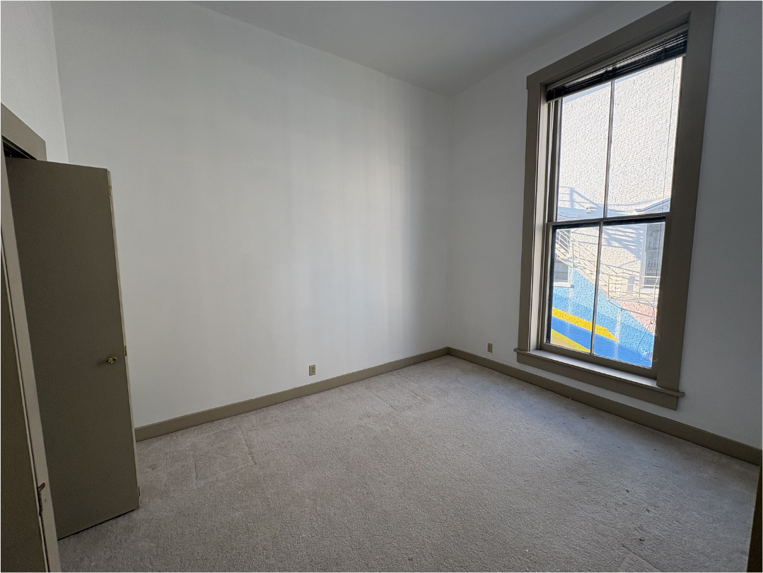 409 6th St #B - Photo 6 of 8