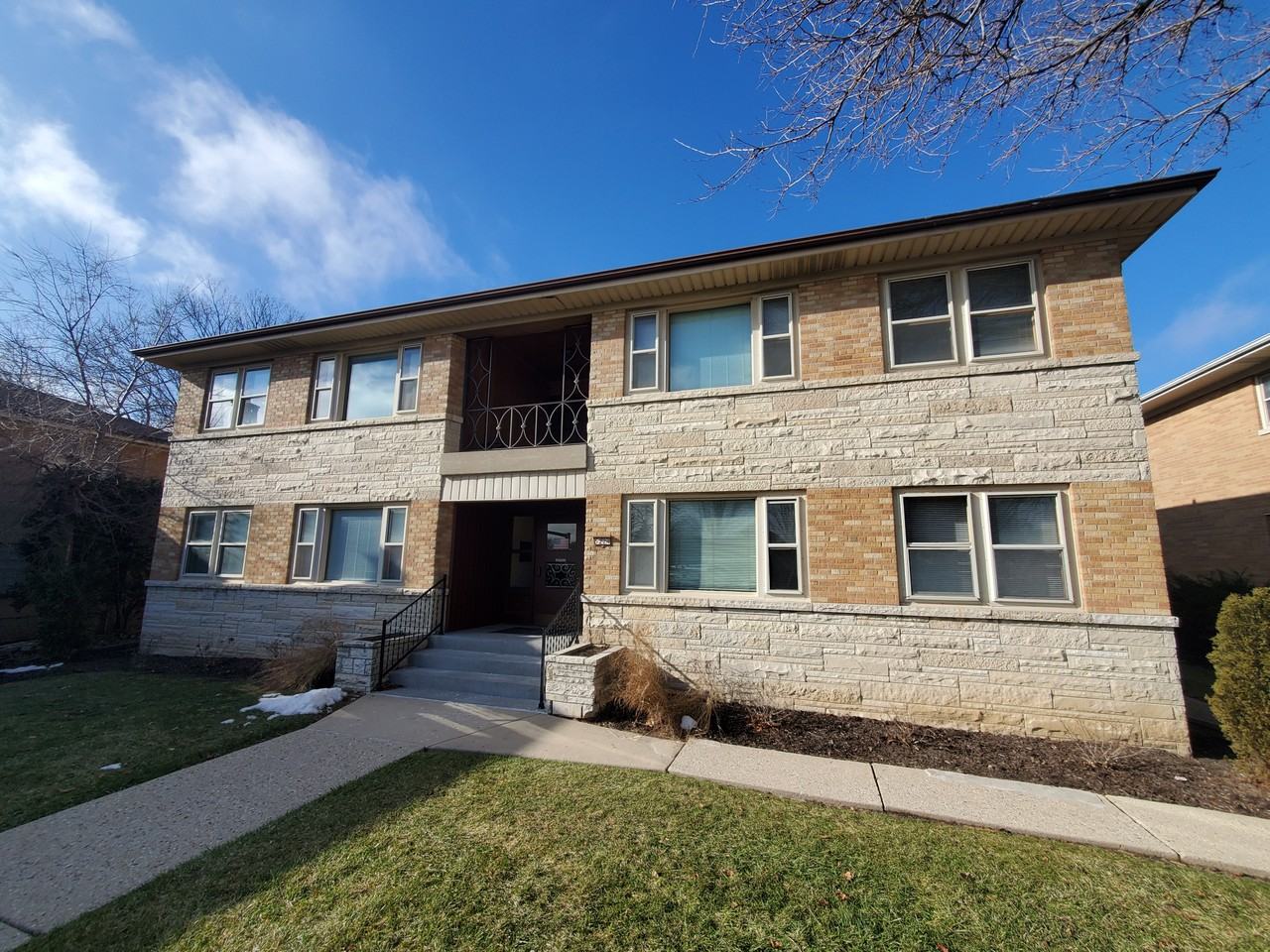 5224 W Forest Home Ave #1 - Photo 3 of 11