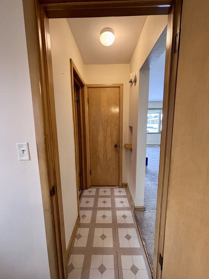 5224 W Forest Home Ave #1 - Photo 6 of 11