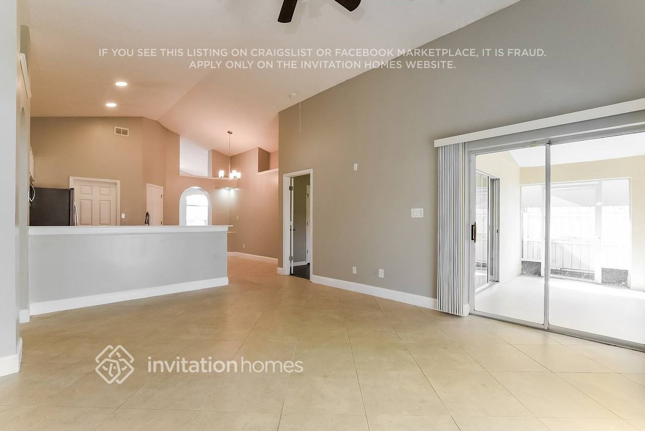 11875 Hatcher Cir - Photo 5 of 17