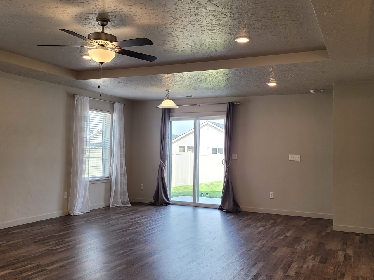 17948 Ryans Ridge Ave - Photo 3 of 20