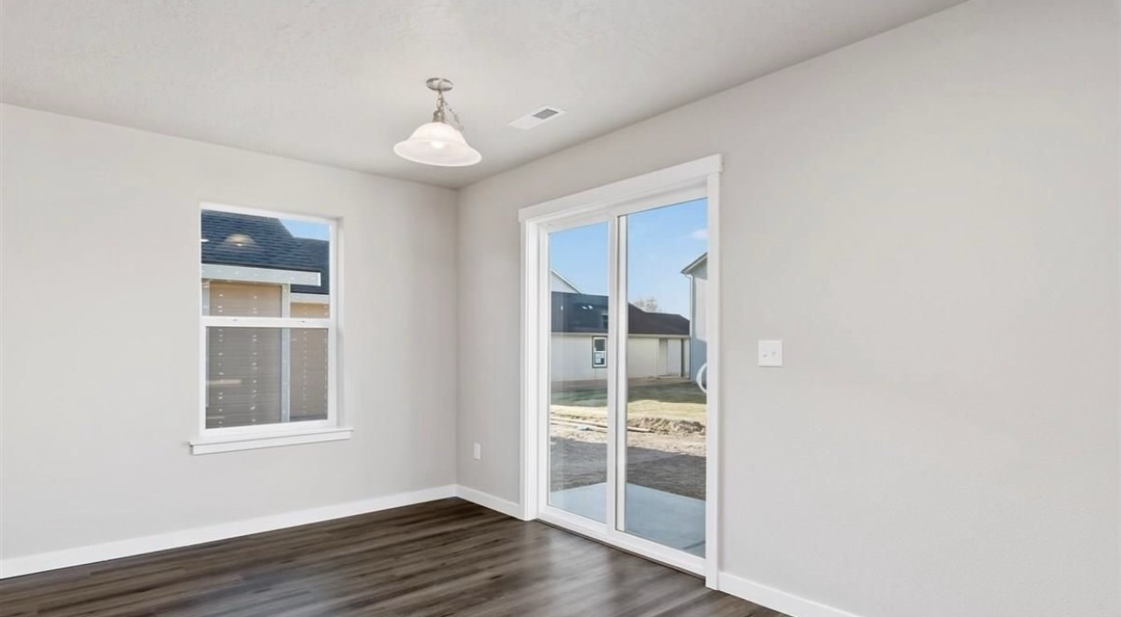 17948 Ryans Ridge Ave - Photo 4 of 20