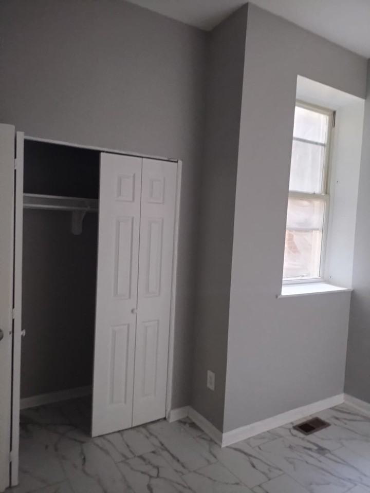 2202 Brookfield Ave - Photo 3 of 10