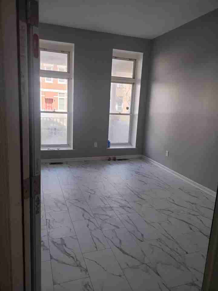 2202 Brookfield Ave - Photo 6 of 10