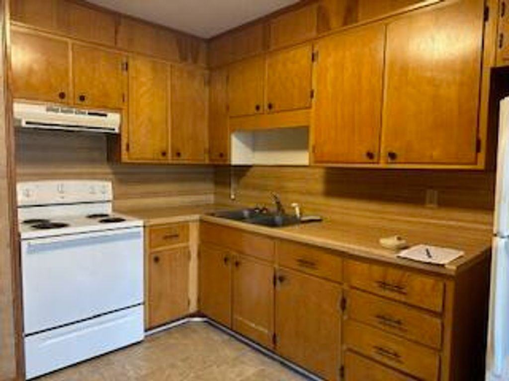 85 Wilson St - Photo 3 of 16