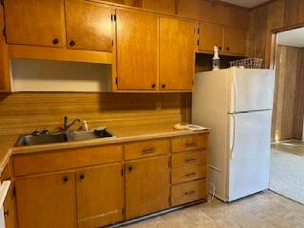 85 Wilson St - Photo 7 of 16