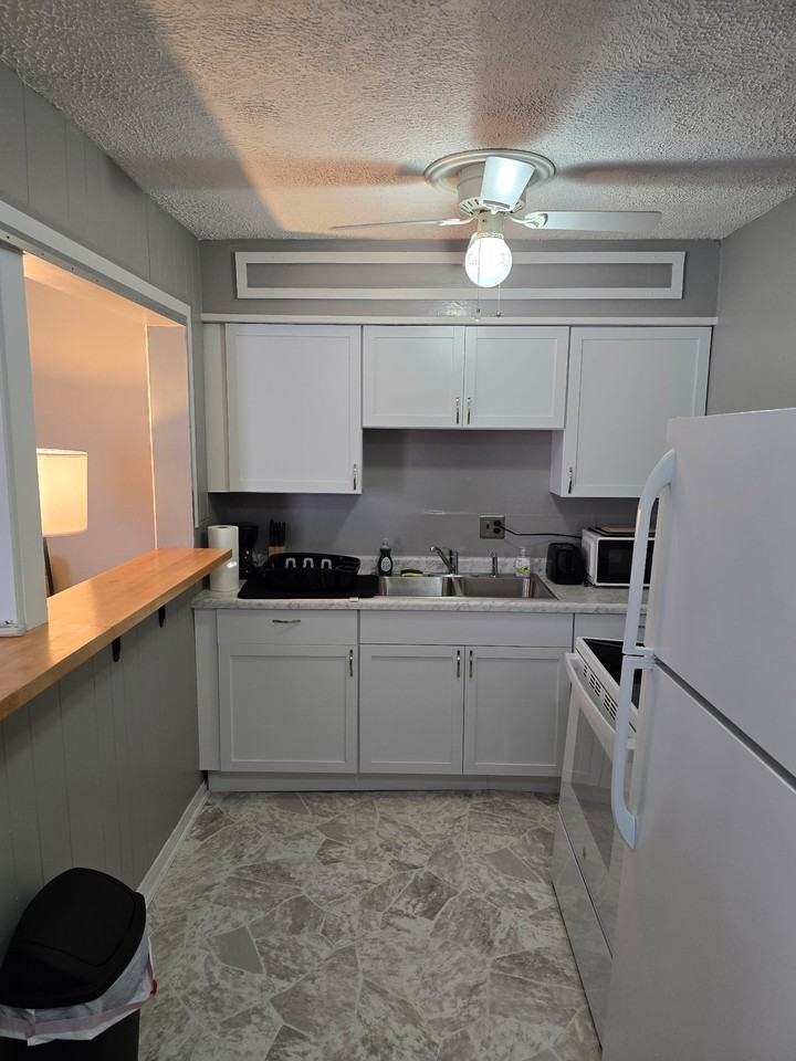 309 S Van Doren St #2 - Photo 5 of 9