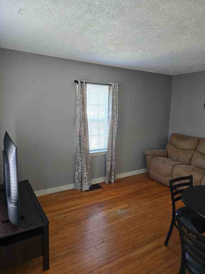309 S Van Doren St #2 - Photo 6 of 9