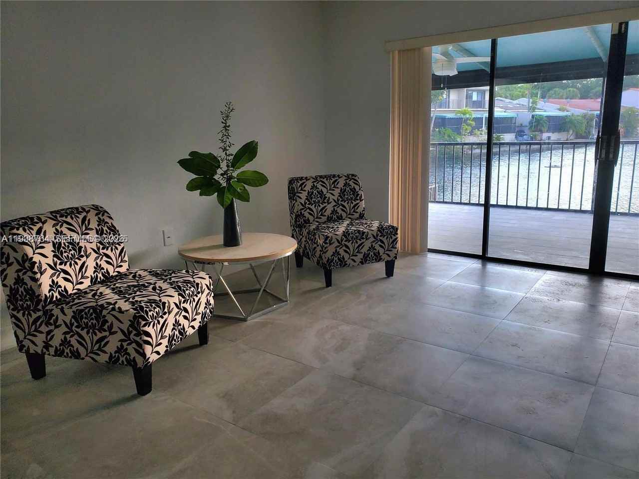 8350 Dundee Ter #8350 - Photo 5 of 15