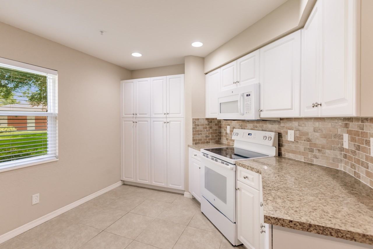 27510 Palmesta Cir #46 - Photo 4 of 15