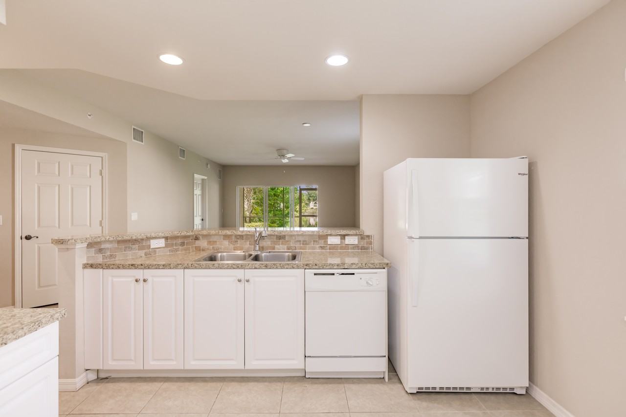 27500 Palmesta Cir #41 - Photo 5 of 16