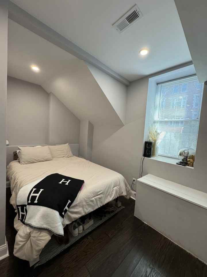 7 Strathmore Rd #A - Photo 3 of 10