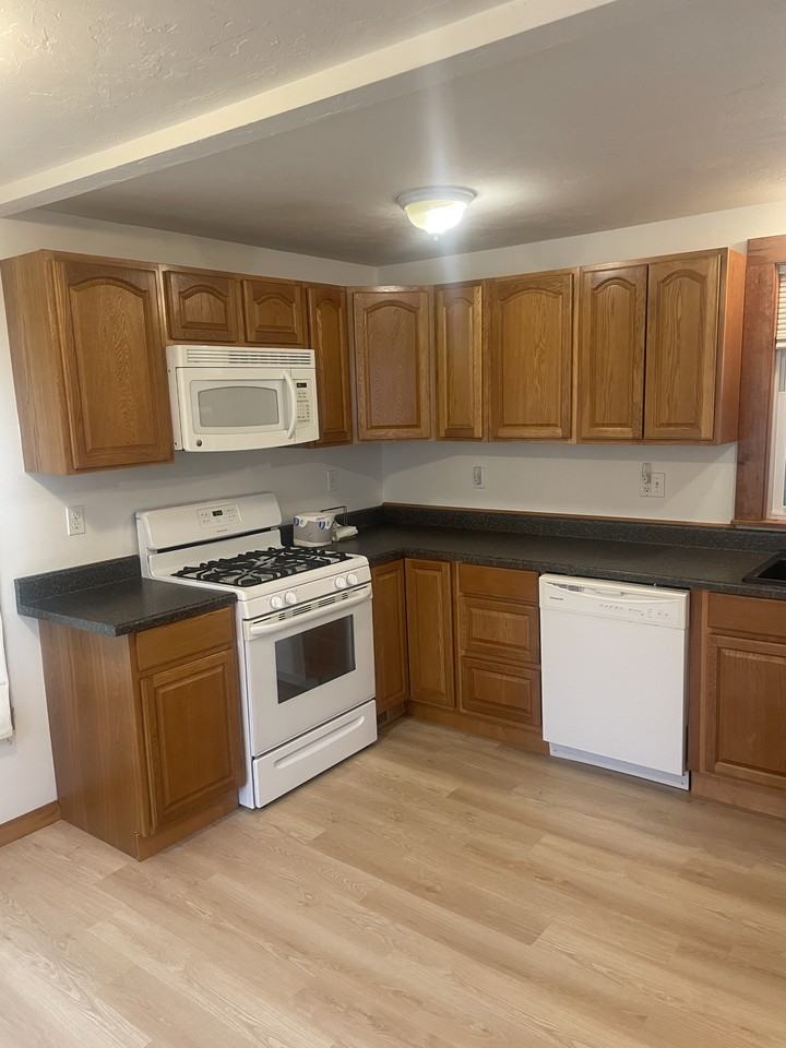 6 Maple Ave #A - Photo 3 of 9