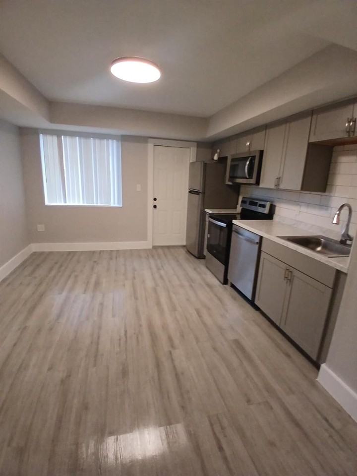 1320 Ne 146th St - Photo 2 of 21