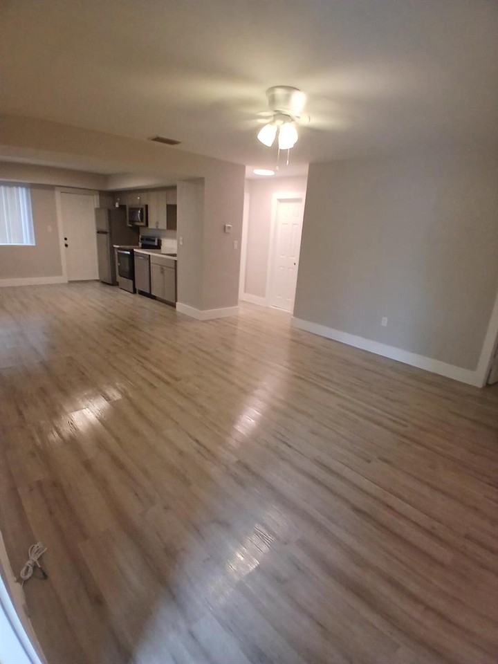 1320 Ne 146th St - Photo 4 of 21