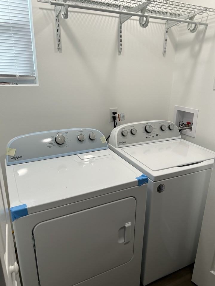 400 N Keyser Ave #B - Photo 4 of 10