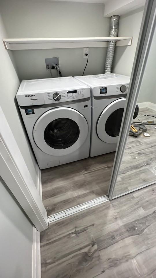 1869 Narcissus Gardens - Photo 2 of 3