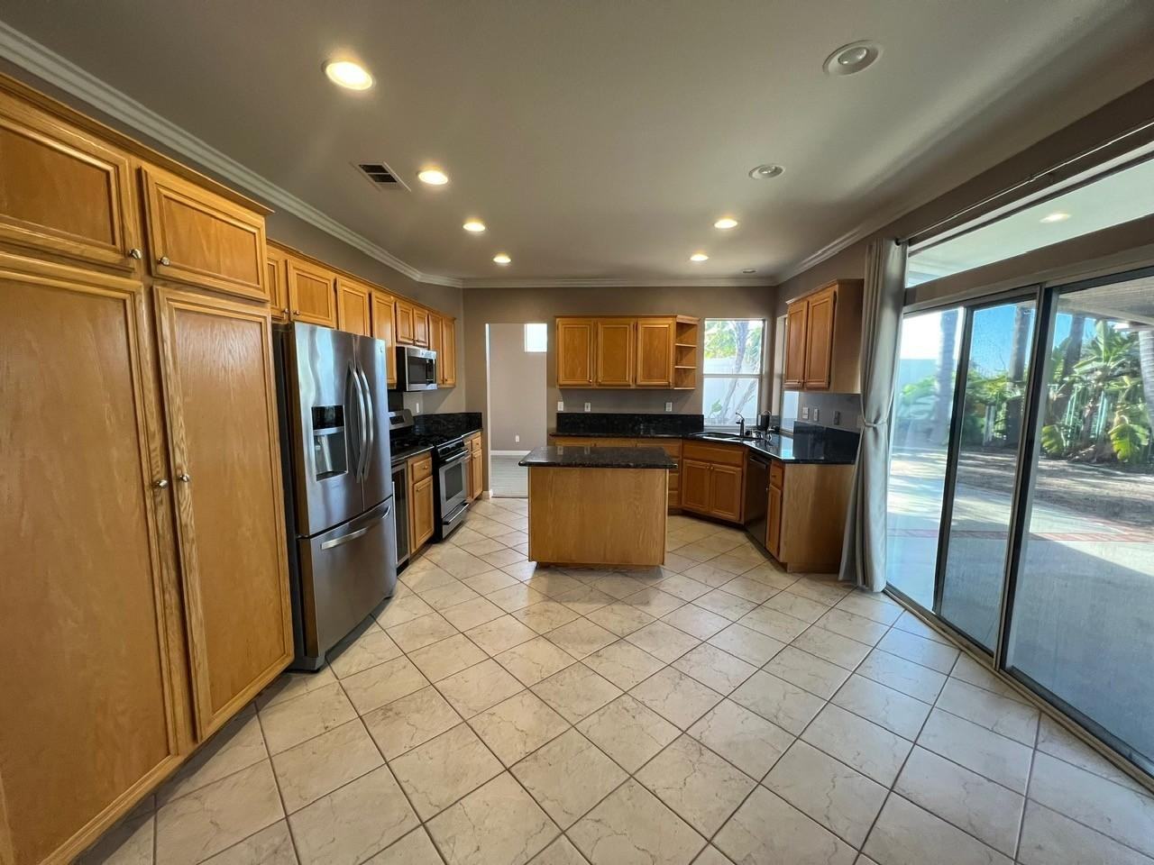 365 Point Windemere Pl - Photo 6 of 11