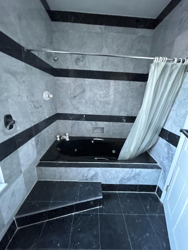 814 N 2nd St - Photo 4 of 11