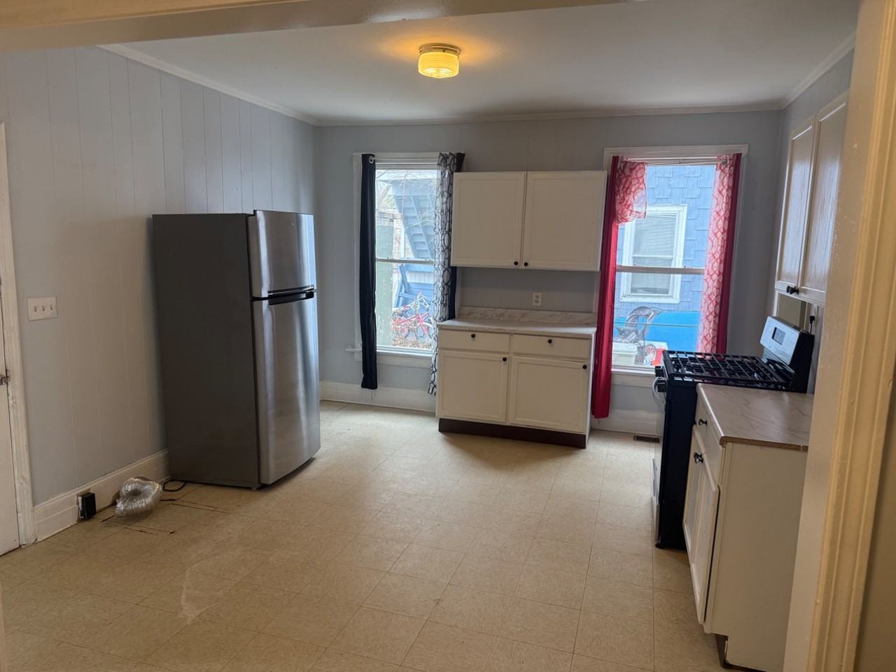 201 Auburn St - Photo 5 of 9