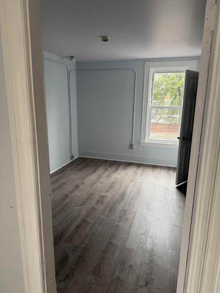 337 Wilson St - Photo 2 of 9