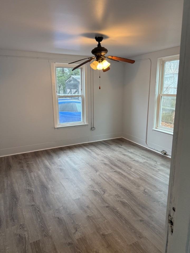 337 Wilson St - Photo 3 of 9