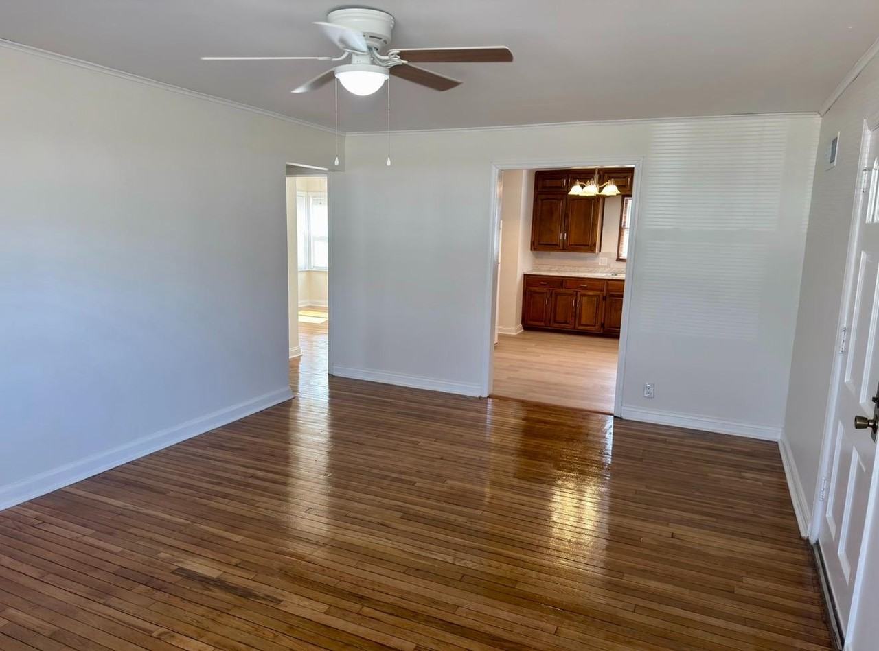 206 W Conron Ave - Photo 4 of 20