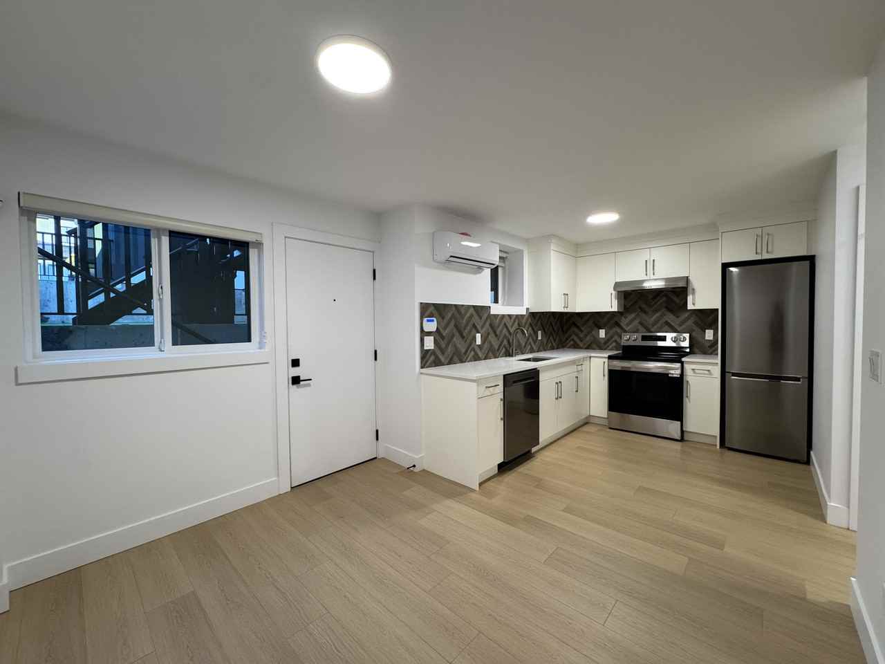 4557 Parker Street - Photo 2 of 19